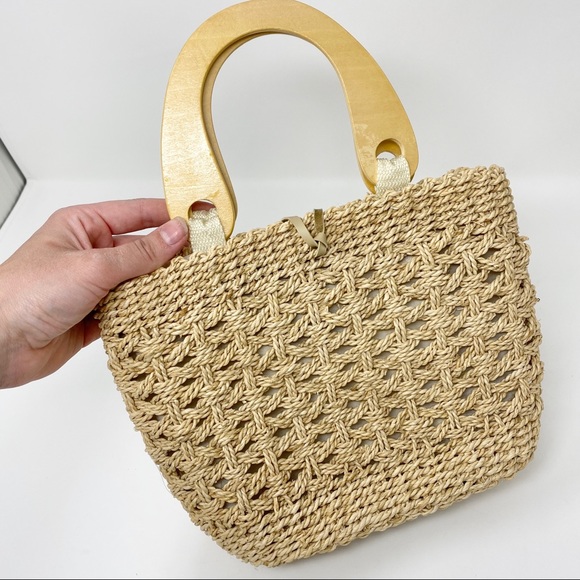 Boho Woven Straw Hand Bag with Wood Handles - Picture 4 of 4